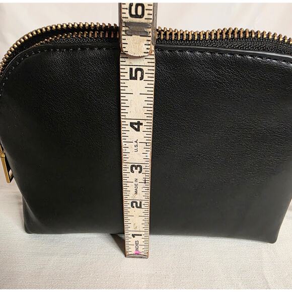 Miztique Black Zip Clutch Purse 7" x 5 1/2"  Gold Zipper - Picture 6 of 6